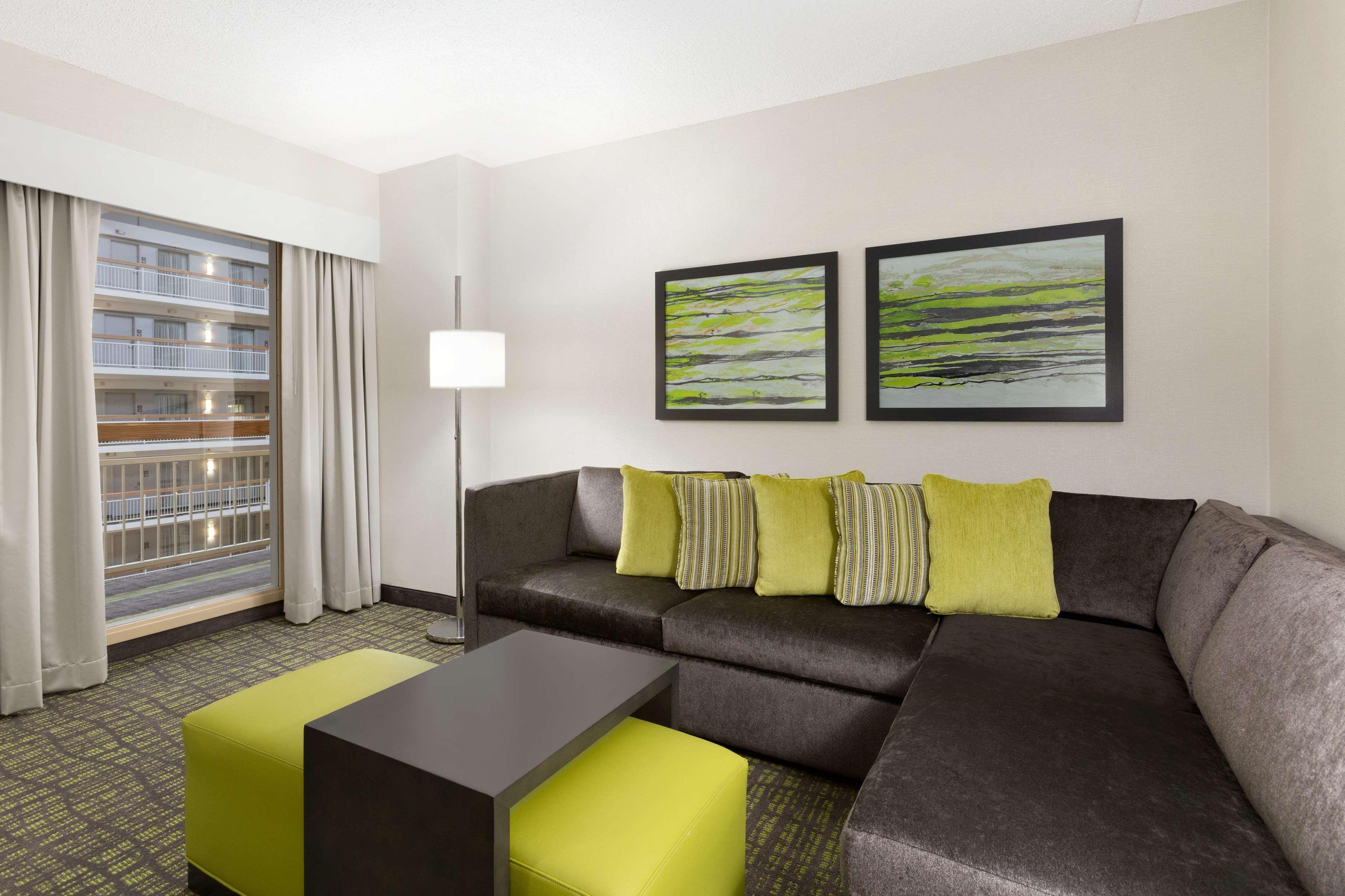 Embassy Suites Newark - Wilmington/South Zewnętrze zdjęcie