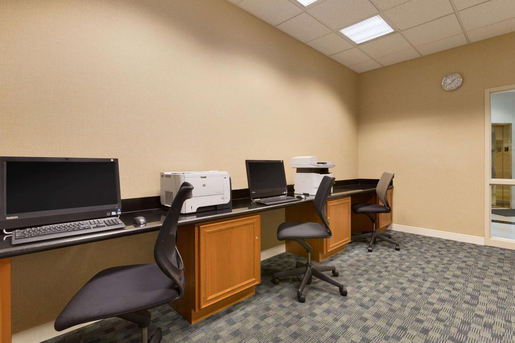 Embassy Suites Newark - Wilmington/South Zewnętrze zdjęcie