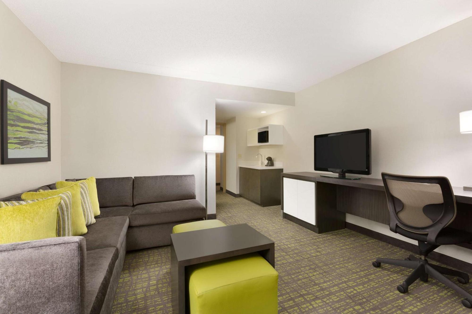 Embassy Suites Newark - Wilmington/South Zewnętrze zdjęcie