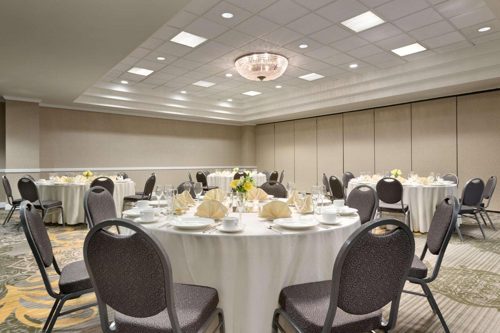 Embassy Suites Newark - Wilmington/South Zewnętrze zdjęcie
